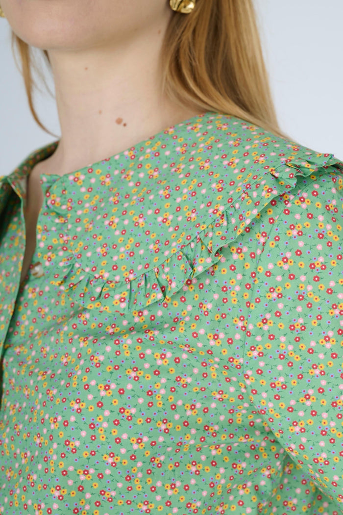 Blouse en gaze de coton : pourquoi c'est la meilleure matière pour l'été