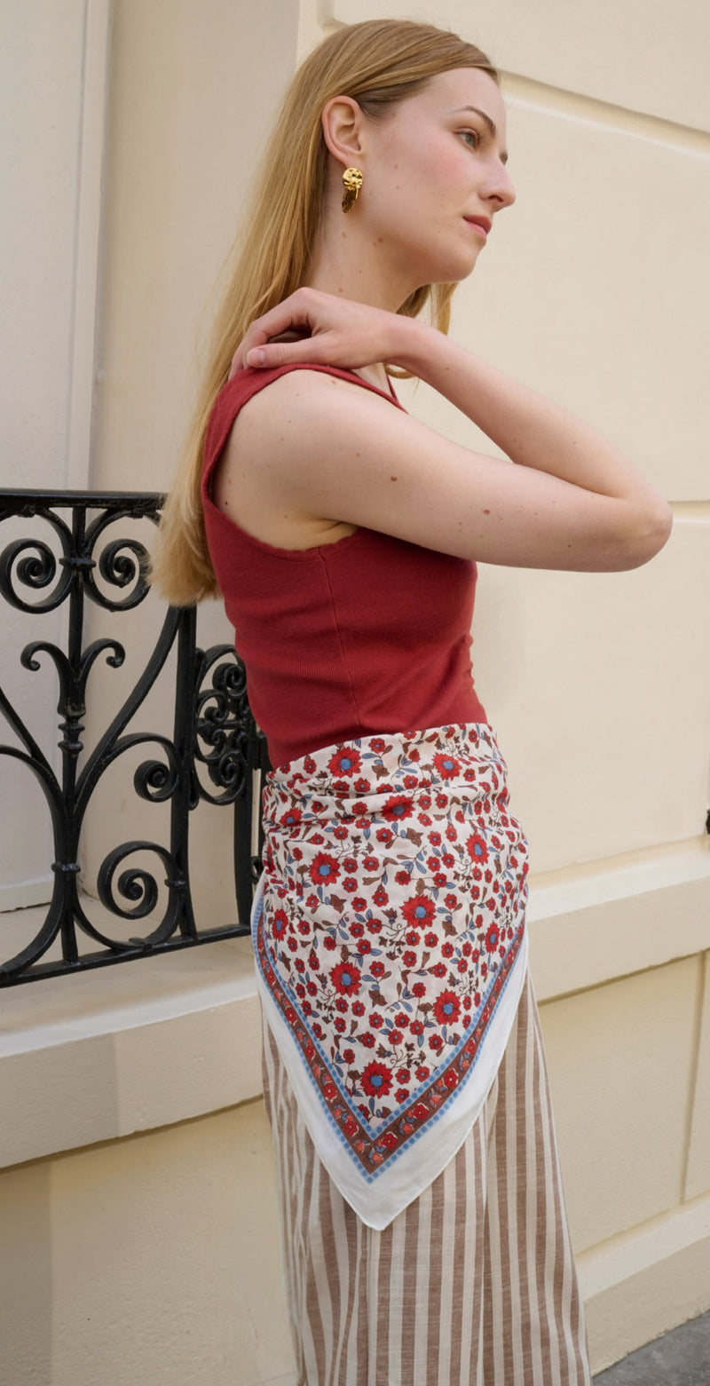 TOPS & HAUTS
