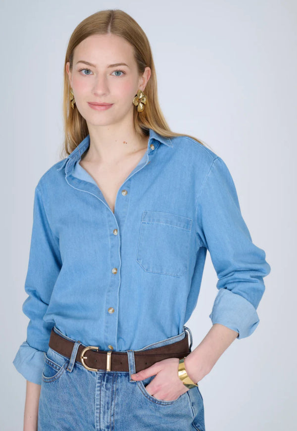 Chemises en jean femme : cintrée, courte, chic ou casual