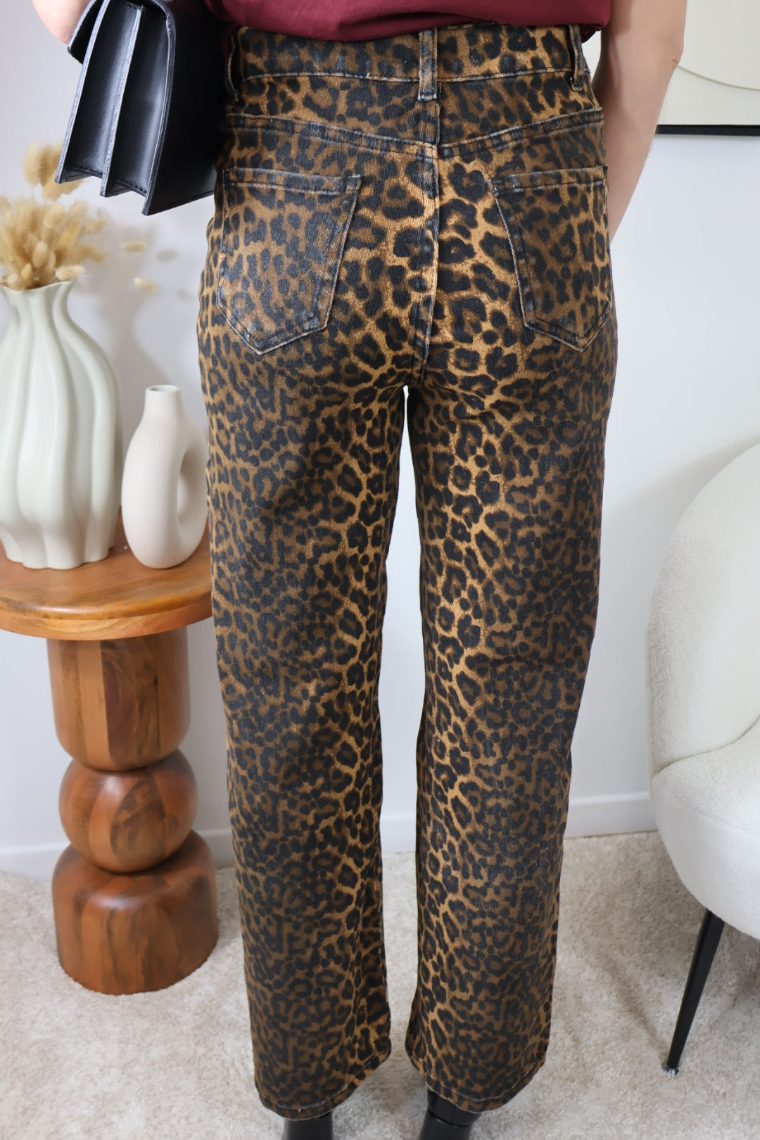 JEAN LEO