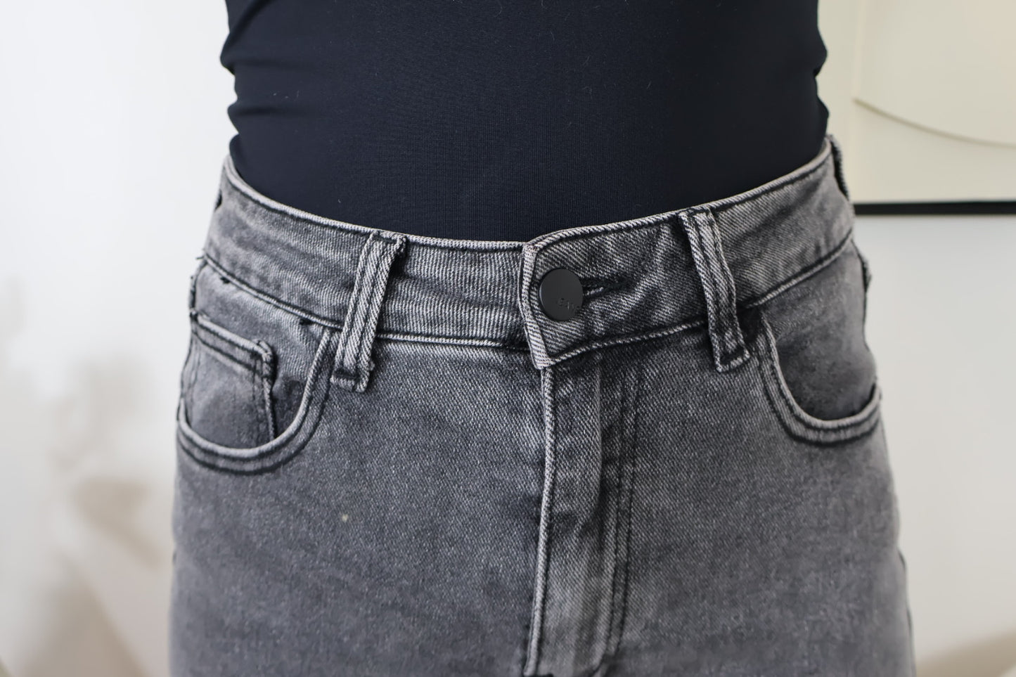 INES GRAU JEANS MIT WEITEM BEIN