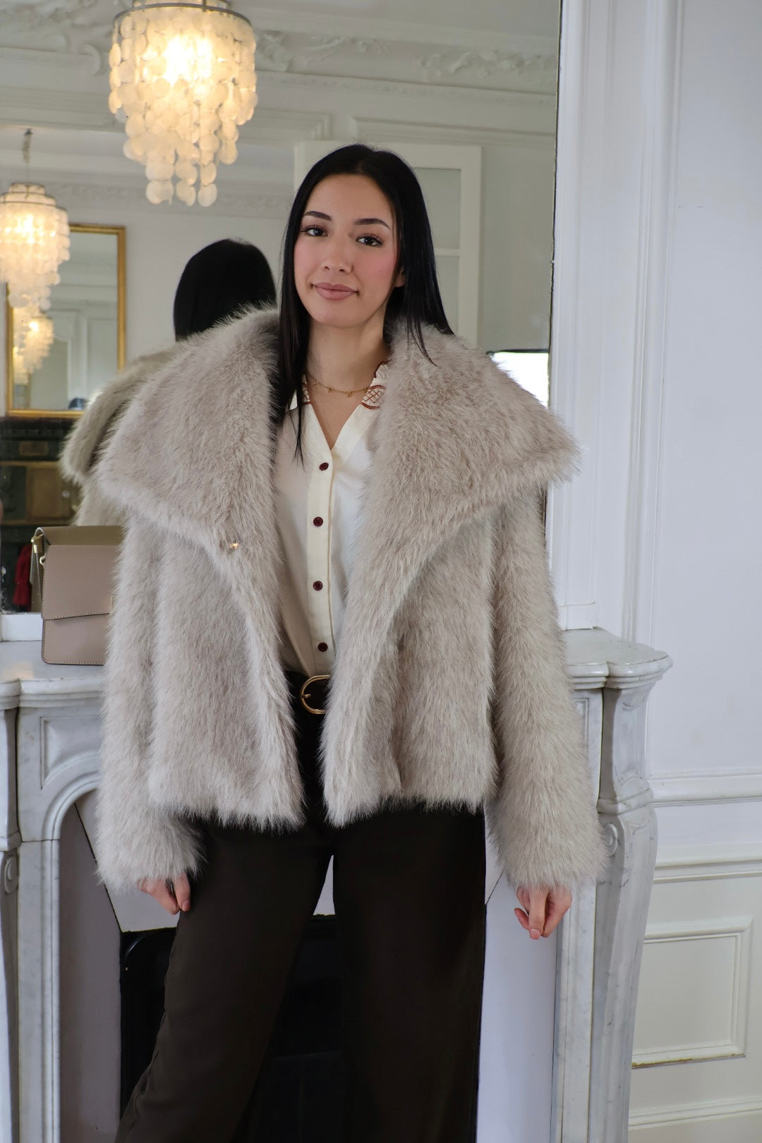 PREMIUM TAUPE-KUNSTPELZMANTEL