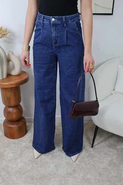 LANGE MEL-JEANS MIT WEITEM Bein
