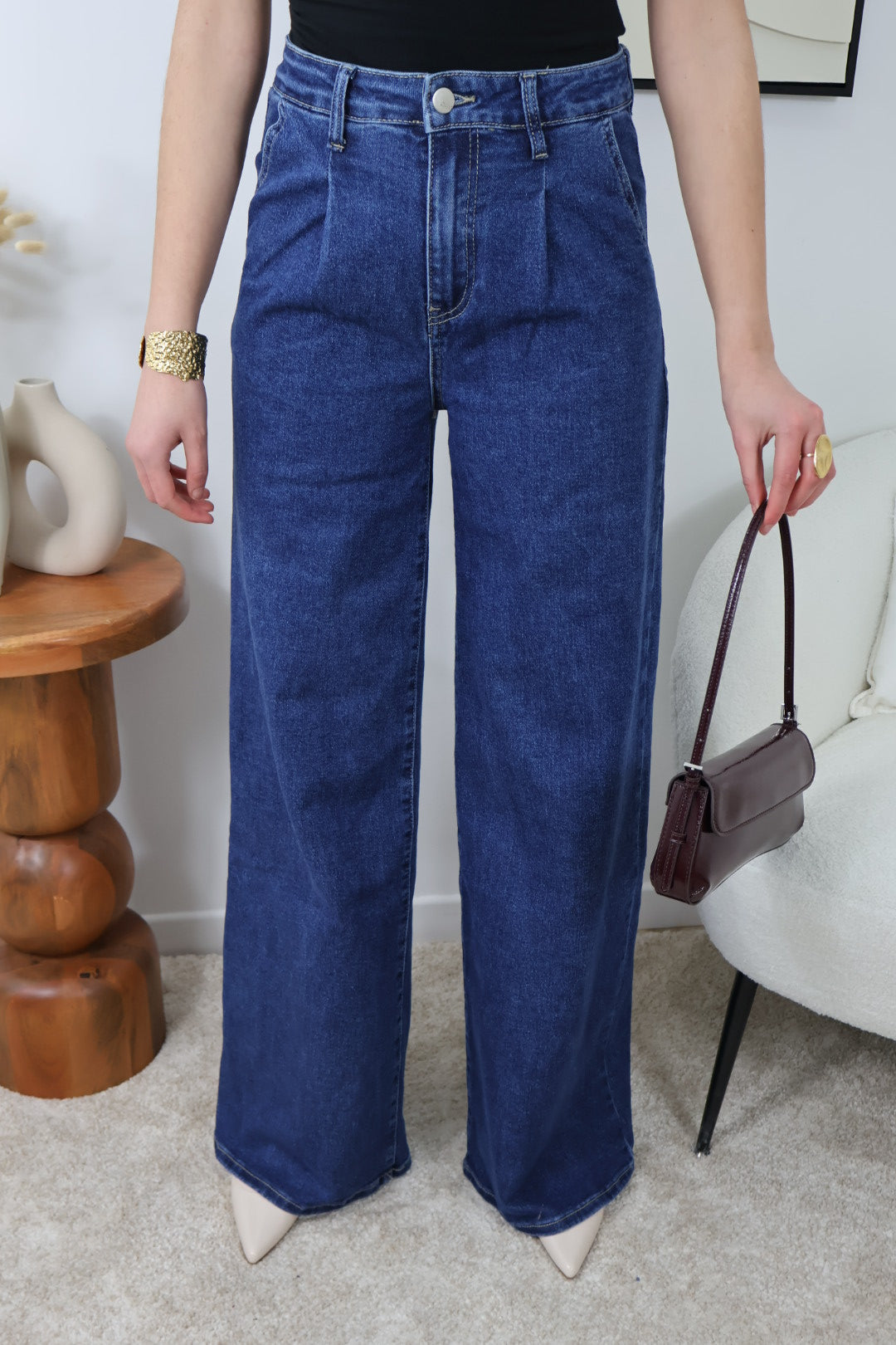 LANGE MEL-JEANS MIT WEITEM Bein