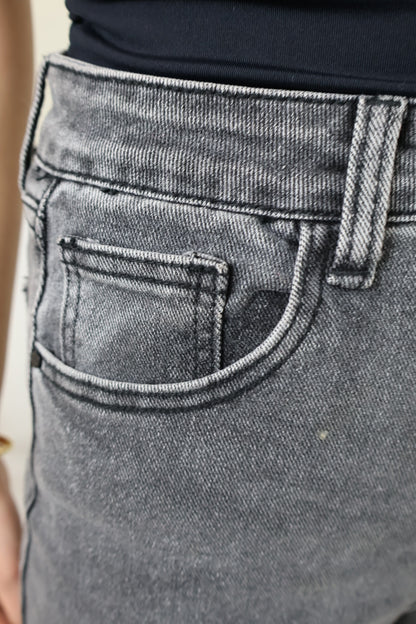 INES GRAU JEANS MIT WEITEM BEIN