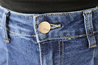 LANGE MEL-JEANS MIT WEITEM Bein