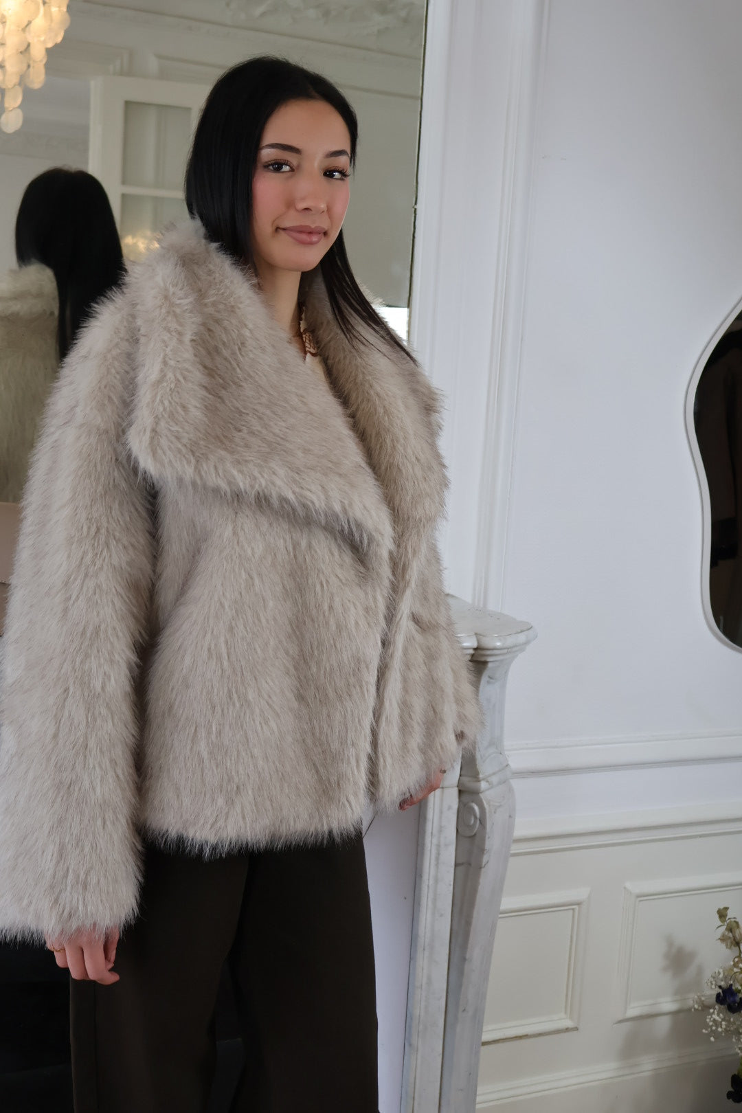 PREMIUM TAUPE-KUNSTPELZMANTEL