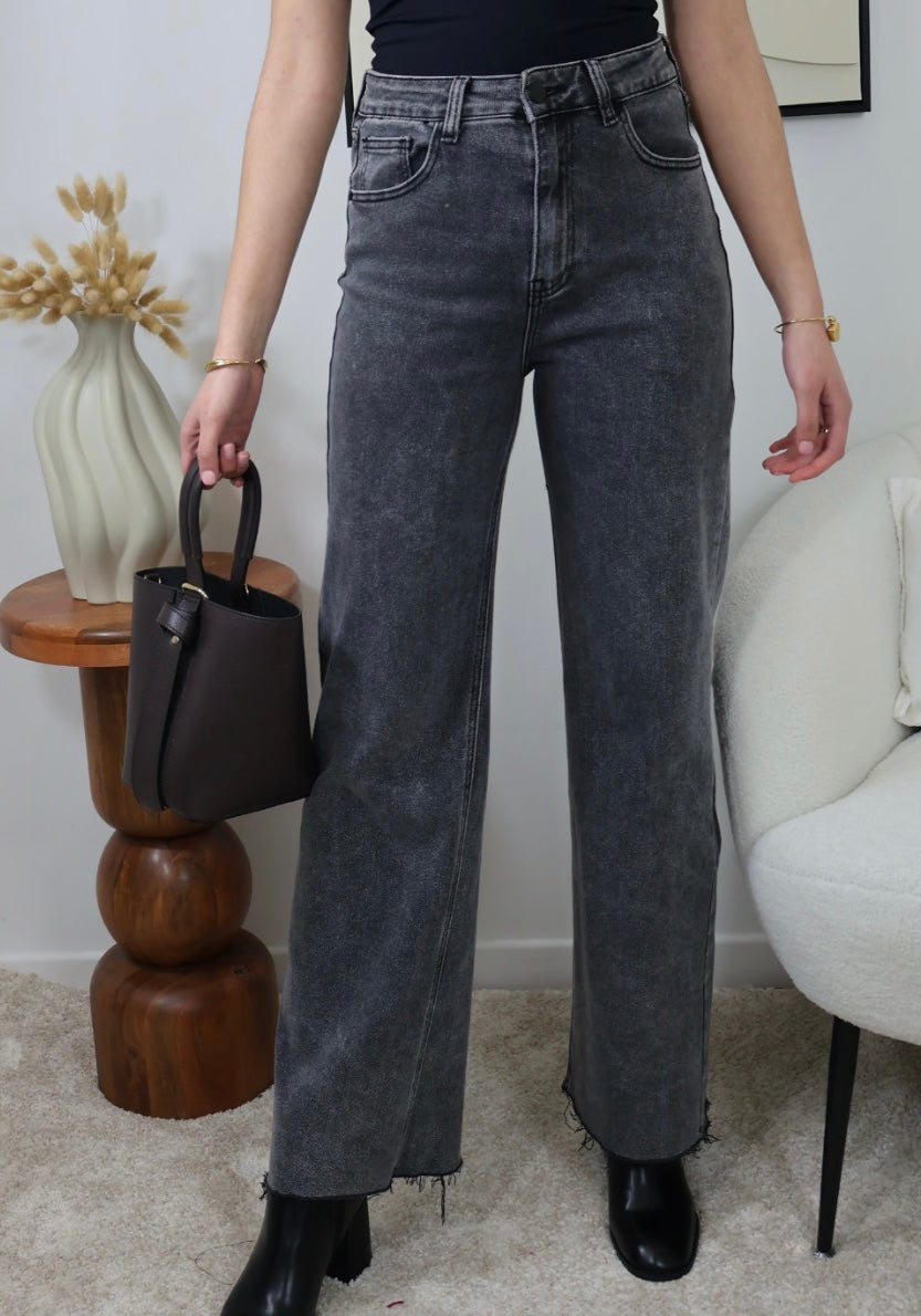 INES GRAU JEANS MIT WEITEM BEIN