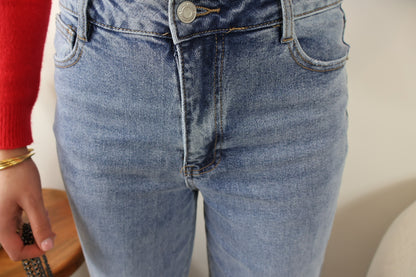 SAM-JEANS MIT WEITEM BEIN