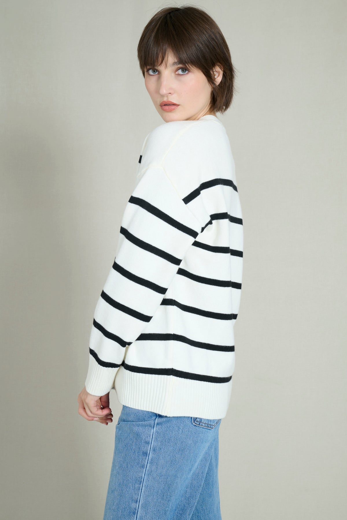 Cardigan rayé blanc et noir