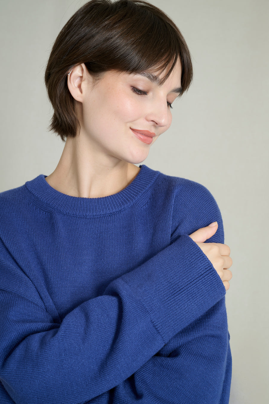 Pull oversize col rond maille épaisse bleu roi