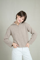 Pull court col zippé beige chiné