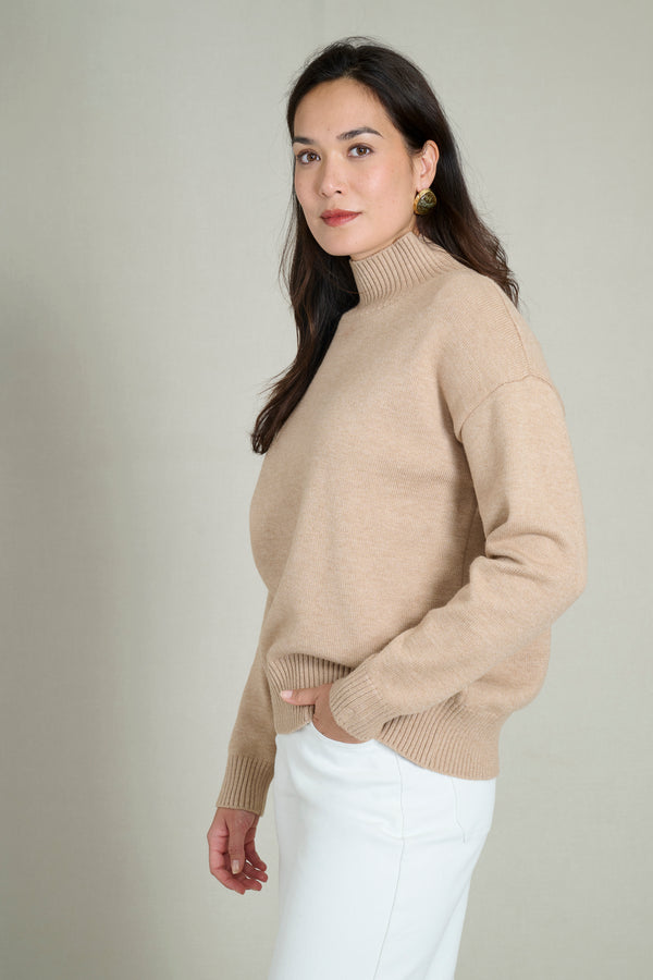 Pull col haut doux et chaud beige