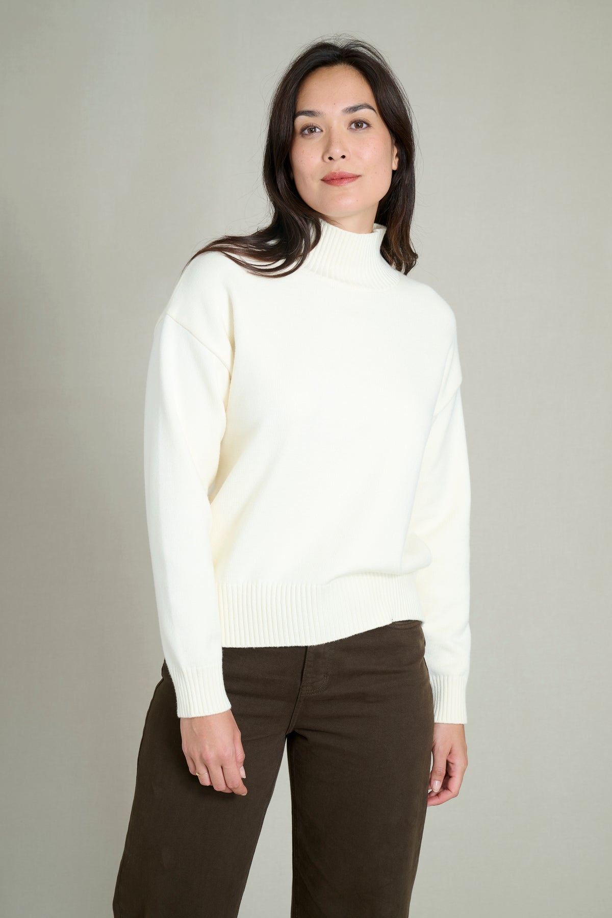 Pull col haut doux et chaud crème