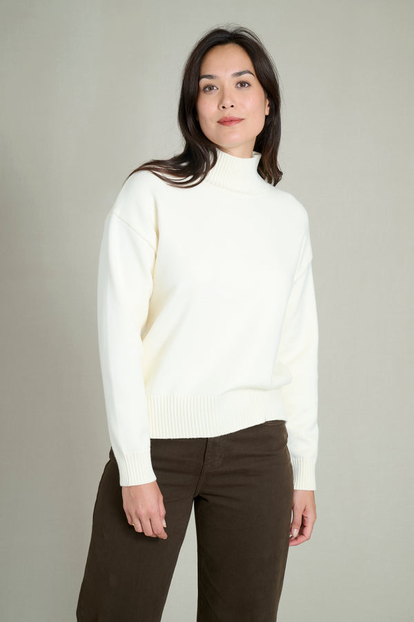 Pull col haut doux et chaud crème