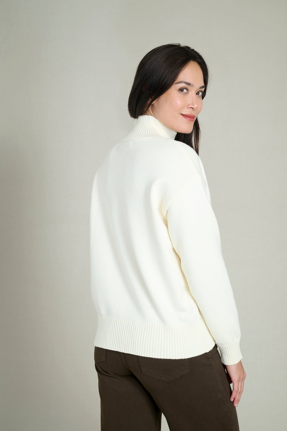 Pull col haut doux et chaud crème